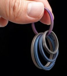 1pc Round Titanium Alloy Key Ring Pocket Tools Keychain de haute qualité pour les hommes Femmes Toolet suspendu gadget Outdoor Tool7972668