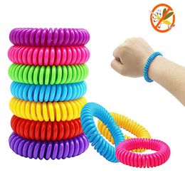 1 st rekbare elastische spiraal spiraal Hand polsband telefoonringketen anti-mosquito armband veer afstotende armband sportreizen