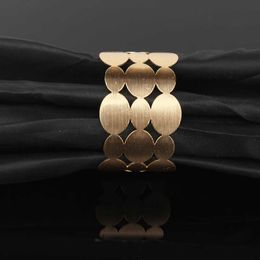 1pc Tibetaanse Europese metalen goud verzilverd Hollow Wide Open Bangle Manchet Armbanden voor Vrouwen Femme Ovale Armband Sieraden B12 Q0719