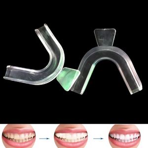 1pc Gardée de nuit transparente Gum Bouclier Boucles Buffeuses Plaîtres de blanchiment pour le bruxisme Grinting Dental for Boxing Basketball