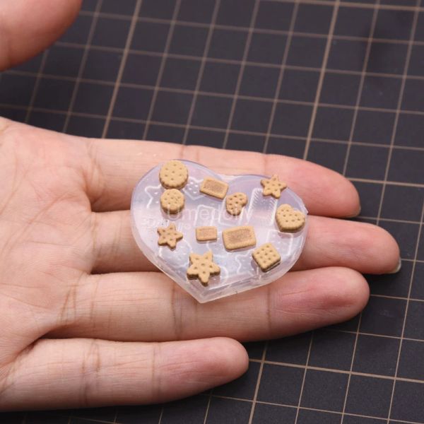 1PCS 1/12 ou 1/6 Dollhouse Miniature Mini Siclicone Biscuit Moule pour argile Moule de nourriture Diy Barbies Accessoires de cuisine