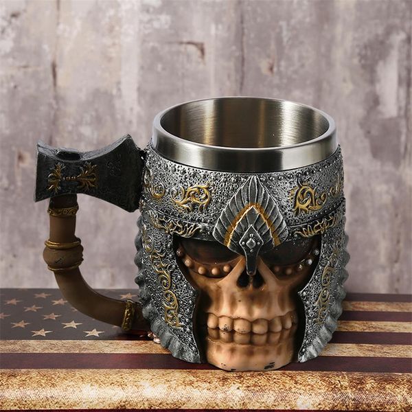 1 unids 3d Hacha Epacket Mango Guerrero Vikingo 450 ml Cráneo Taza Gótica Tankard Decoración de Halloween Esqueleto Taza Cerveza Stein Hombre Regalo C19241f