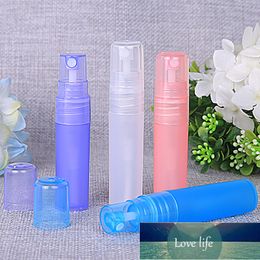 1 stks 5ml draagbare lege plastic frosted pomp spray parfum pen flessen navulbare verstuiver reizen flesjes mist spuitbeugelcontainers