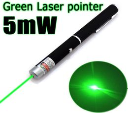 1 stks 5 mW 532nm Groene Laser Pen Krachtige Pointer Presenter Remote Lazer Jacht Boring Sighter Zonder Battery2402619