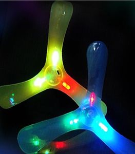 1 Uds. Boomerangs platillo disco LED Flash luminoso iluminado juguete volador niños juguetes al aire libre Color aleatorio 1267224