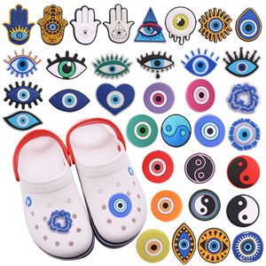 1 stks kleurrijke oogbol hand yin en yang schoenen accessoires mode tuin sandalen gespanningen decoraties fit croc jibz charme