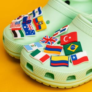 1PCS Country Flag Shoe Charmes Accessoires de chaussures US RU UKR PR PR National Flags Pins Pins Garden Sandal Shoe Decorations