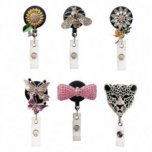 1pcs mignon animal diamant porte-badge rétractable clips de ceinture en métal ID badge bobine employé carte d'identité nom Positi carte couverture cas J3qd #