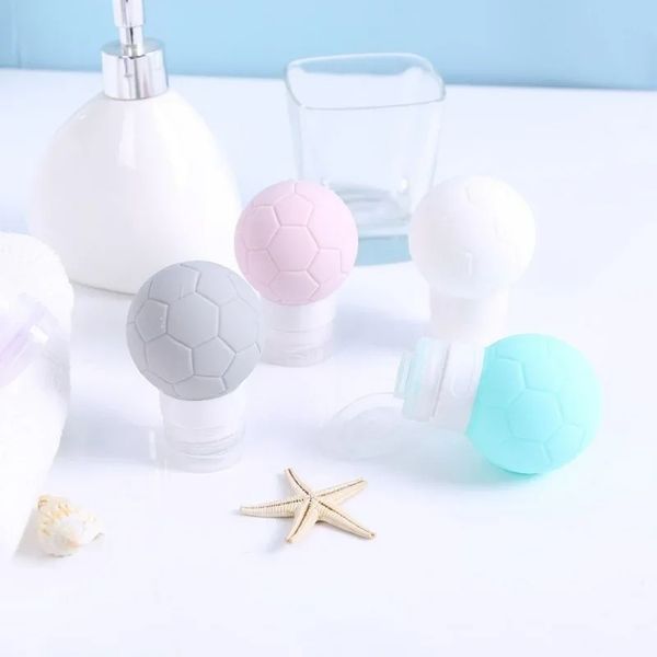 1pcs mignon Football Shape Shampooing Gel Gel Stockage Refipillable Bouteilles de voyage en silicone Bouteille d'emballage