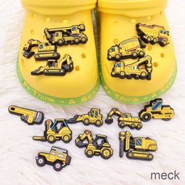 1 Uds excavadora mezclador camión zapato encantos accesorios sandalias frescas hebilla de zapato decoración ajuste niños hombre Croc Jibz zapatos