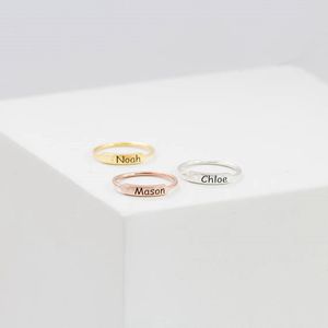1 stks gouden kleur custom gepersonaliseerde naam stapelen ringen voor vrouwen mannen gegraveerde Romeinse getallen eerste bar ring paar sieraden