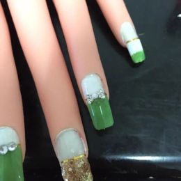 1pcs Nail Art Practice Modèle en plastique souple Hands Flexible Plastique Flexible Flectional Mannequin Model Training Tork pour Dropshipping