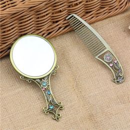 1PCS / Set Women Chic rétro Miroir de poche vintage Miroirs compacts Mamarroirs PEP Set à main Maquillage Bronze Hollowed-Out Make Up upfor Chic Compact Mirror Set