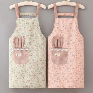 1pcs Small Fresh Floral Tlevas tablier d'été STRAPE FOMMES HESTRIPTAGNE HOME CUITSE Salopes de cuisine avec poches 240325