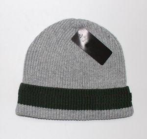 1pcs hiver homme mode bonnet noir femme Skull Capsr chapeau chaud cadeau de Noël hommes sport décontracté chapeaux de vent brodés casquettes grises unisexes