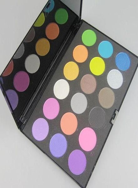 1 pcslot Pro 18 couleurs miroitant mat fard à paupières Palette ombre à paupières maquillage fard à paupières suite longue durée 330622623312