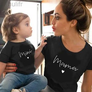 1QGQ Famille Matching Tenues Mother Kids Tshirt Mama Mini Mommy and Daughter Matching Clothes Baby Girl Clothes Fashion Cotton Family T-shirt Sleeve D240507