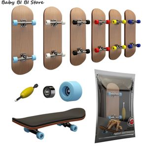 1Set Finger SkateBoard Wooden Fingerboard Toy Professional Stents Fingers Skate Set Novelty Children Christmas Gift 220608