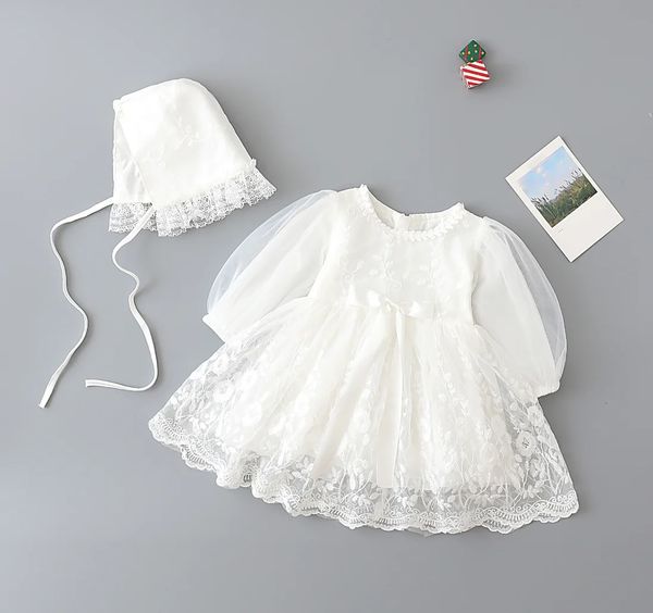 Robes de fête de 1er anniversaire pour fille née automne dentelle blanche princesse bébé robe de baptême avec chapeau robes de bal de baptême infantile 240226