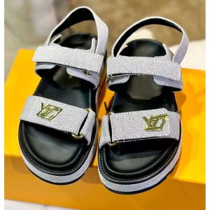 1v zapatillas de verano diseñador plano sandalias de toca abierta para mayoristas zapatos de playa de alta calidad mujeres lujo viajes zapatos casuales bucle ds2249