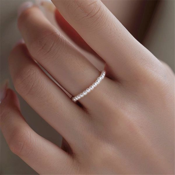 Anillos de perlas de agua dulce de 2,2 mm para mujer Anillo de diseñador de plata de ley 925 Mujer Joyería de lujo Traje diario informal Viaje Novia Caja de regalo de cumpleaños Tamaño 5-7