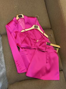 Opción de 2 colores Traje de satén de buena calidad para mujer Blazer cruzado sólido Minin falda con sujetador 3 piezas Lady 240202