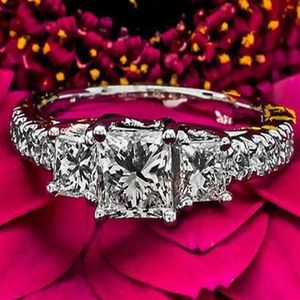 Bague de fiançailles en diamant simulé 2 CT, taille princesse D VS or blanc 14 carats amélioré 167h