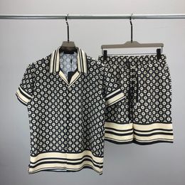 2 Moda para hombre para mujer Trajes de verano Trajes deportivos Casual Patrón de letra clásico Imprimir Pantalones cortos de manga corta para hombres Tops para niños Camisetas Colores Ropa # 348