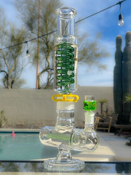 Verre à bobine congelable Bong Narguilés Tuyaux de fumée Fumée Cigarette Verre épais Bongs d'eau Plates-formes pétrolières avec joint de 14 mm