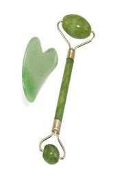 2 outils Green Roller et Gua Sha réglés par un masseur de gratte-grapeau de jade naturel avec des pierres pour le cou de face et la mâchoire GDDHSER8505932