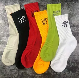 2 paires de chaussettes de créateurs automne et hiver lettres graffitis street art couleur pure coton serviette bas chaussettes de sport hommes et femmes mode