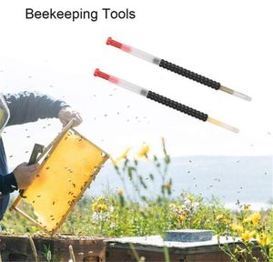 2 stks / doos Koningin Bee Larven Intrekbare Grafting Tool voor bijenteelt Fuding Equipment Supplies Apiculture 11cm