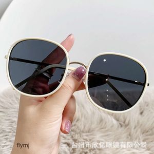 2 stuks Fashion luxe designer 2022 nieuwe Koreaanse versie zonnebril dames senior sense ins street photo anti ultraviolet gepolariseerde zonnebril Tiktok dezelfde stijl