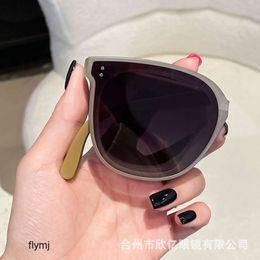 Gafas de sol plegables para mujer, lentes de sol coreanas redondas de arroz con uñas plegables, Red Tiktok, Anti UV, color rojo, 2 uds., 2023