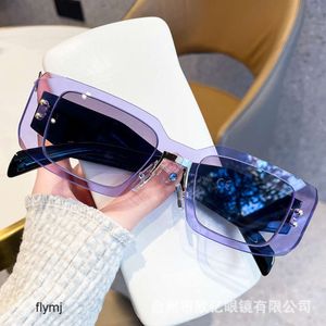 2 pcs Mode Designer de luxe 2023 Nouveau carré connecté pièce riz clou cadre lunettes de soleil à la mode et personnalisé lunettes de soleil résistantes aux UV tendance