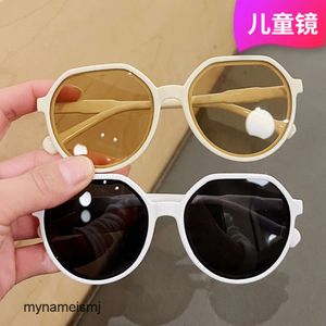 2 piezas Diseñador de lujo de moda Gafas de sol para niños niña bebé personalidad moda fresco paseo espectáculo gafas niños moda niñas exóticas Gafas de sol Protección UV