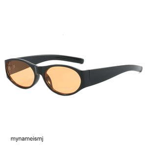 2 pcs Designer de luxe de mode Lunettes de soleil minimalistes elliptiques 2024 nouvelles lunettes de soleil Instagram photo minceur lunettes de soleil résistantes aux UV avec forme concave