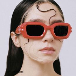 2 stuks mode luxe designer hiphop zonnebril onregelmatige gepersonaliseerde zonnebril 2022 nieuwe zonnebril niche mode concave vorm