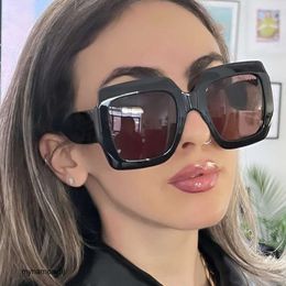 2 pcs Mode Designer de luxe Grand cadre lunettes de soleil carrées 2023 nouvelles lunettes de soleil ins populaires sur Internet même style lunettes de soleil tendance à la mode