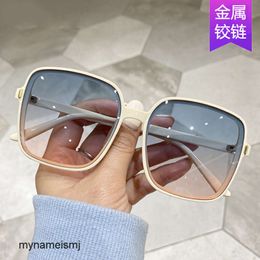 2 PCS Fashion Luxury Designer Metter Nail Square Sunglasses 2021 Nouvelles lunettes de soleil de mode grand cadre