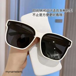 2 pcs Designer de luxe de mode Mi Nai Cover Mirror Lunettes de soleil polarisées 2023 Nouvelles lunettes de myopie portables à la mode Lunettes de soleil de conduite Lunettes de soleil solaires