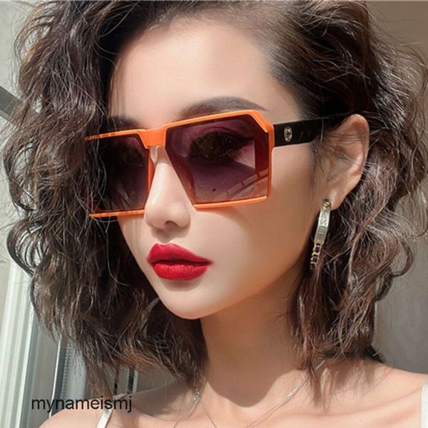 2 pcs Mode Designer de luxe Net lunettes de soleil rouges femmes ins personnalité de la mode coréenne grand cadre anti ultraviolet rue photo lunettes de soleil grand visage mince