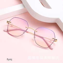 2 pcs Mode Designer de luxe Nouvelle coupe lunettes sans monture polygone bleu résistant à la lumière lentille plate cristal paillettes poudre lunettes myopes cadre
