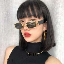 2 piezas Diseñador de lujo de moda Nuevas gafas de sol GM para hombres Gafas de sol cuadradas personalizadas y de moda famosas en Internet para mujeres con forma ovalada