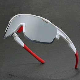 2 pcs Designer de luxe de mode Nouveau design évidé avec demi-monture résistante au vent Y2K lunettes de soleil de cyclisme en plein air lentilles une pièce résistant aux UV