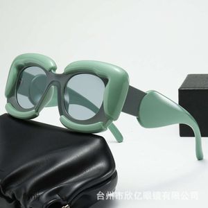 2 stuks mode-luxeontwerper nieuwe zonnebril met vierkant montuur met gepersonaliseerde wolkvormige bril Instagram UV-bestendig en zonnescherm vrouwelijke inkt