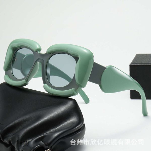 2 pcs Designer de luxe de mode Nouvelles lunettes de soleil à monture carrée avec des lunettes personnalisées en forme de nuage Instagram résistant aux UV et pare-soleil encre féminine