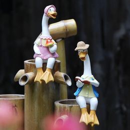 2 pièces assis Couple canard jardin Statues clôture extérieure décor résine canards Figurine Sculpture pour maison Patio pelouse cour ornements 240229