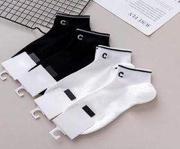 2 Styles lettre chaussettes en coton avec étiquette noir blanc décontracté Sport cheville chaussette mode bonneterie entière de haute qualité 7124549