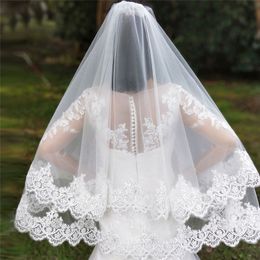 2 lagen korte bruidssluiers met glinsterende pailletten kanten rand dekking gezicht bruidssluier met kam bruiloft accessoires NV7115282x